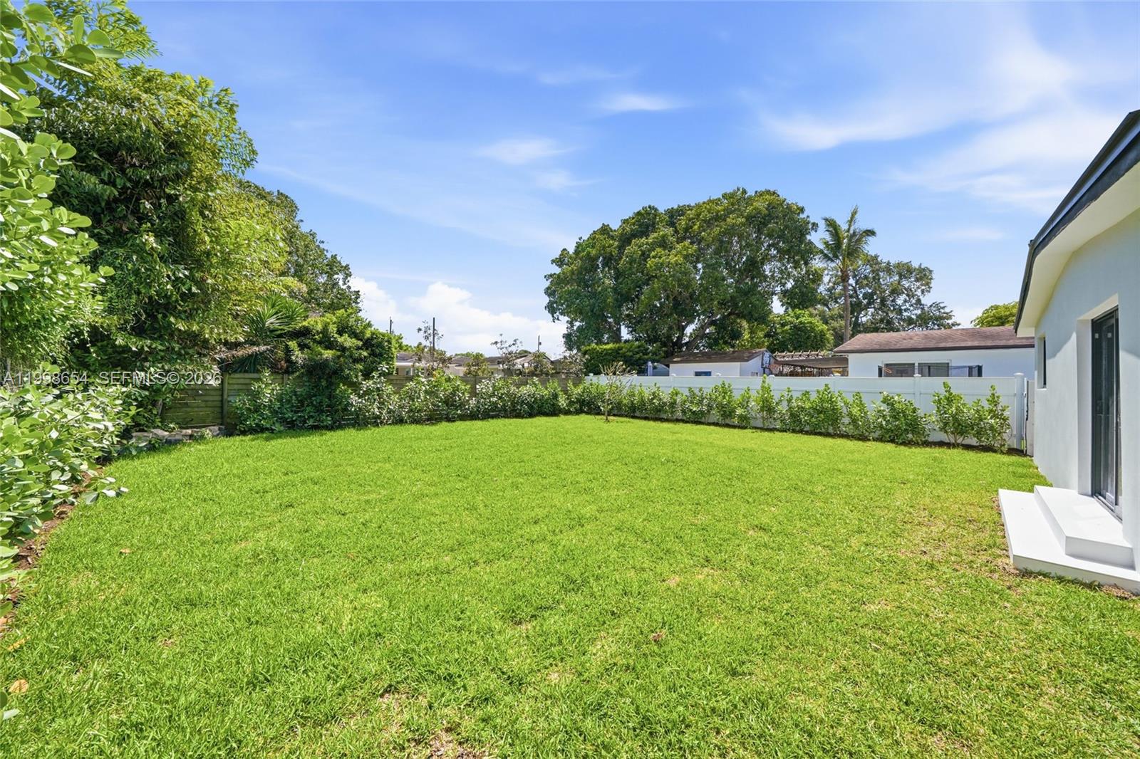 6332 SW 28th St, Miami FL 33155