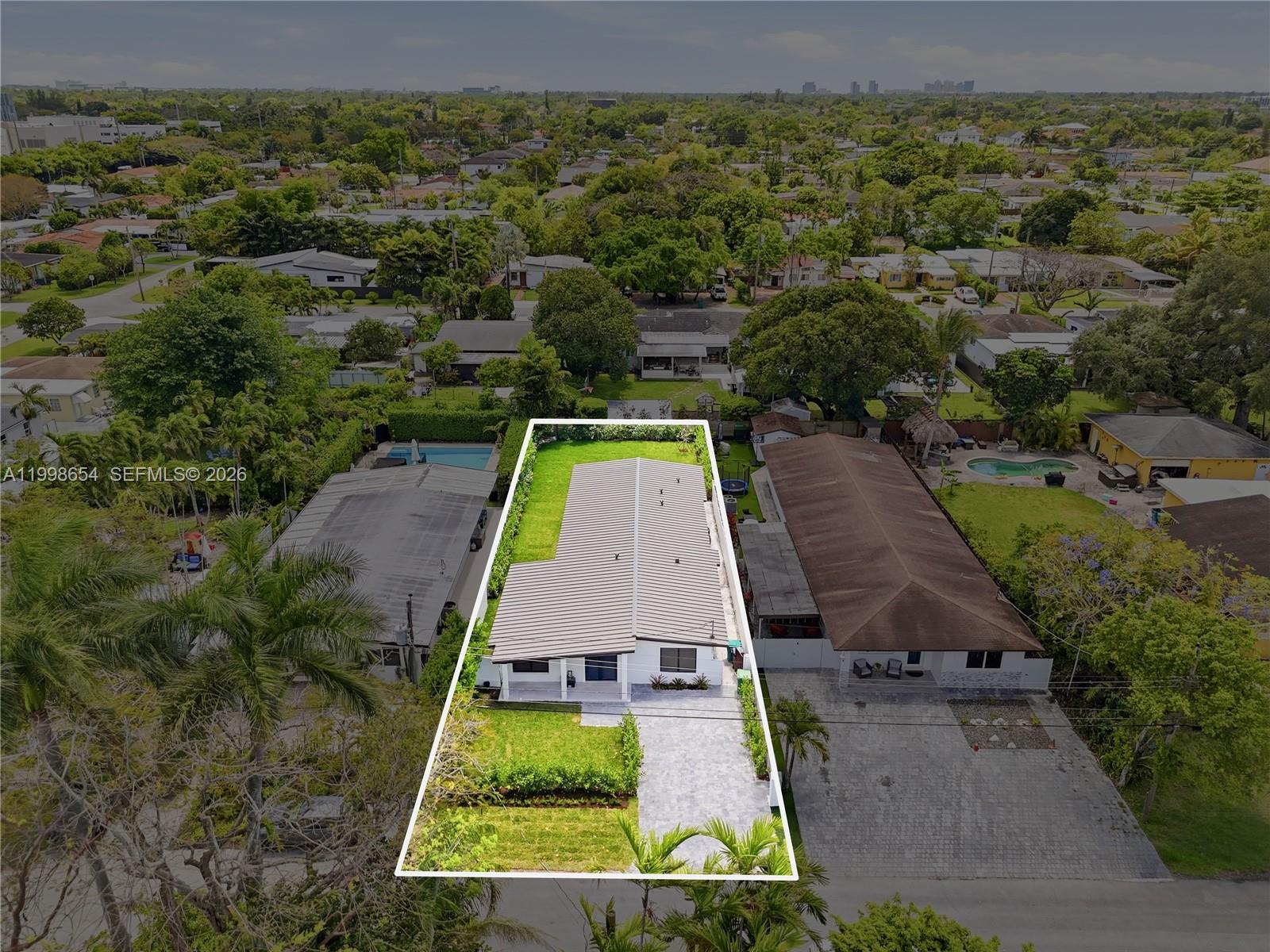 6332 SW 28th St, Miami FL 33155