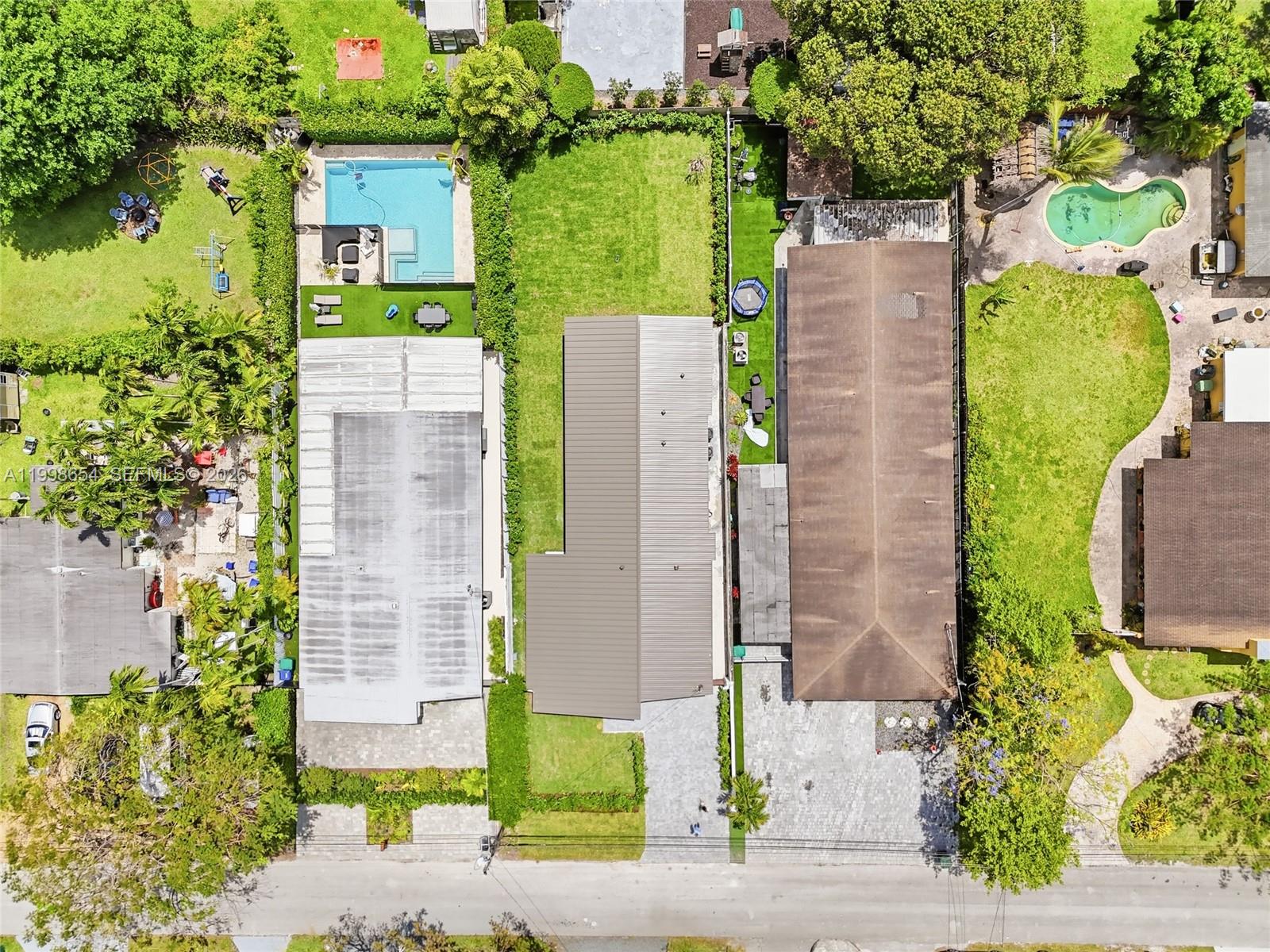 6332 SW 28th St, Miami FL 33155