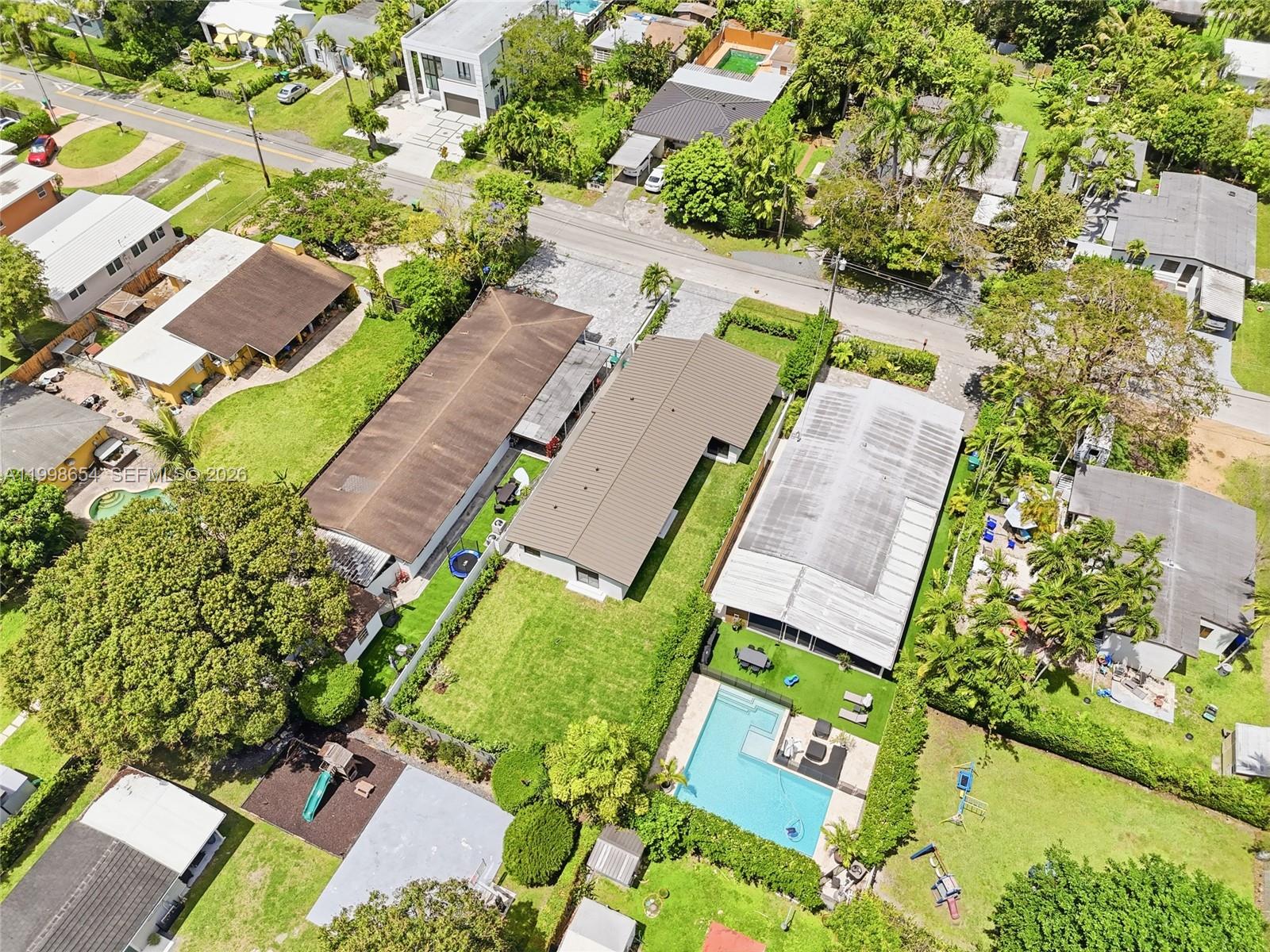 6332 SW 28th St, Miami FL 33155