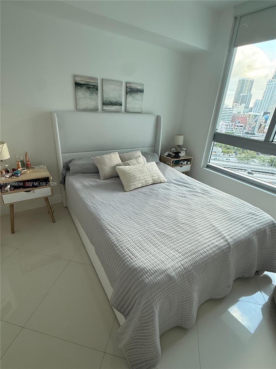 350 S Miami Ave #1605, Miami FL 33130