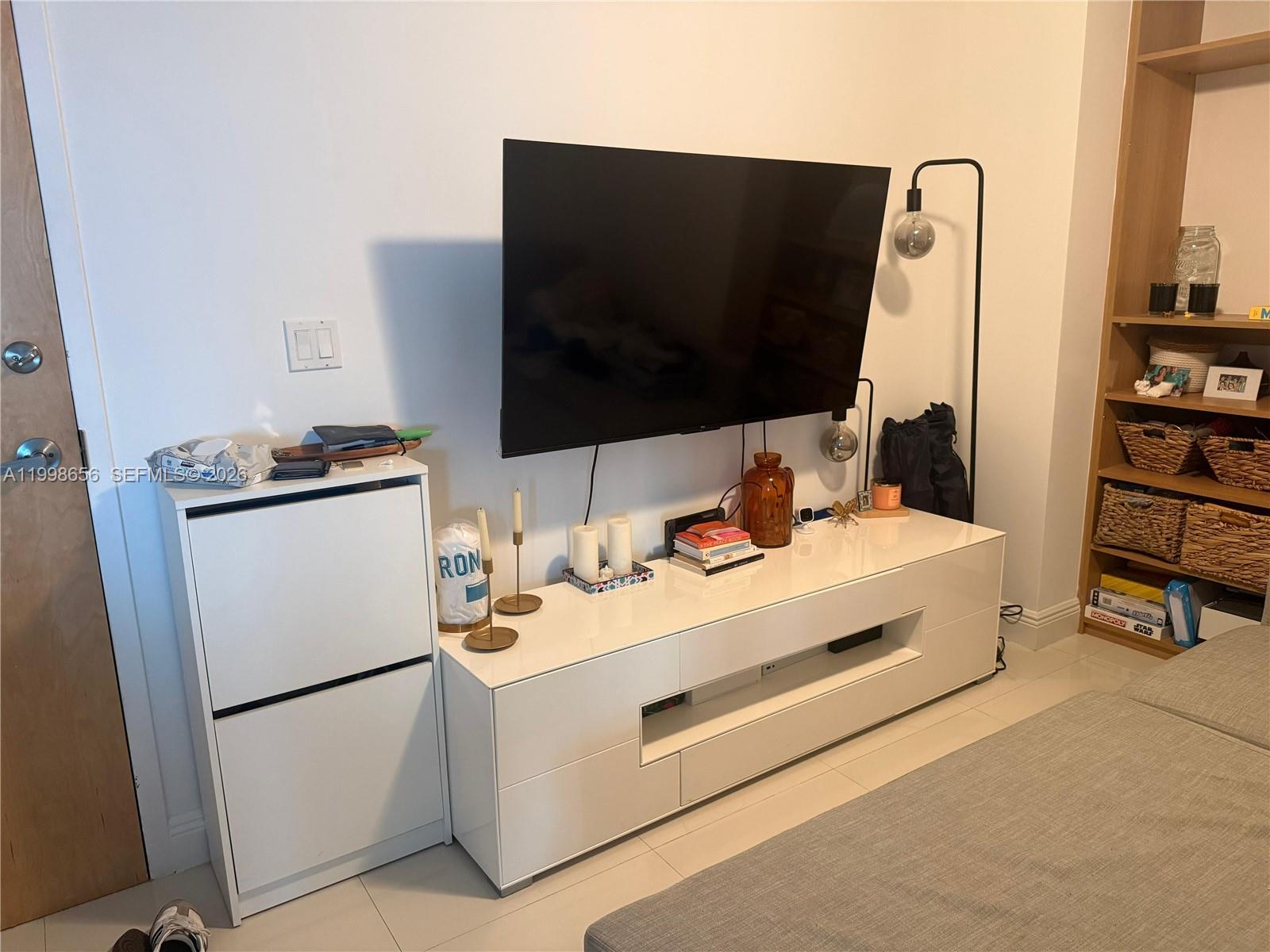 350 S Miami Ave #1605, Miami FL 33130
