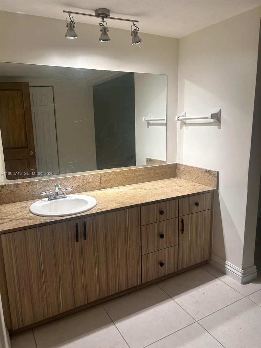 1205 Mariposa Ave #219, Coral Gables FL 33146