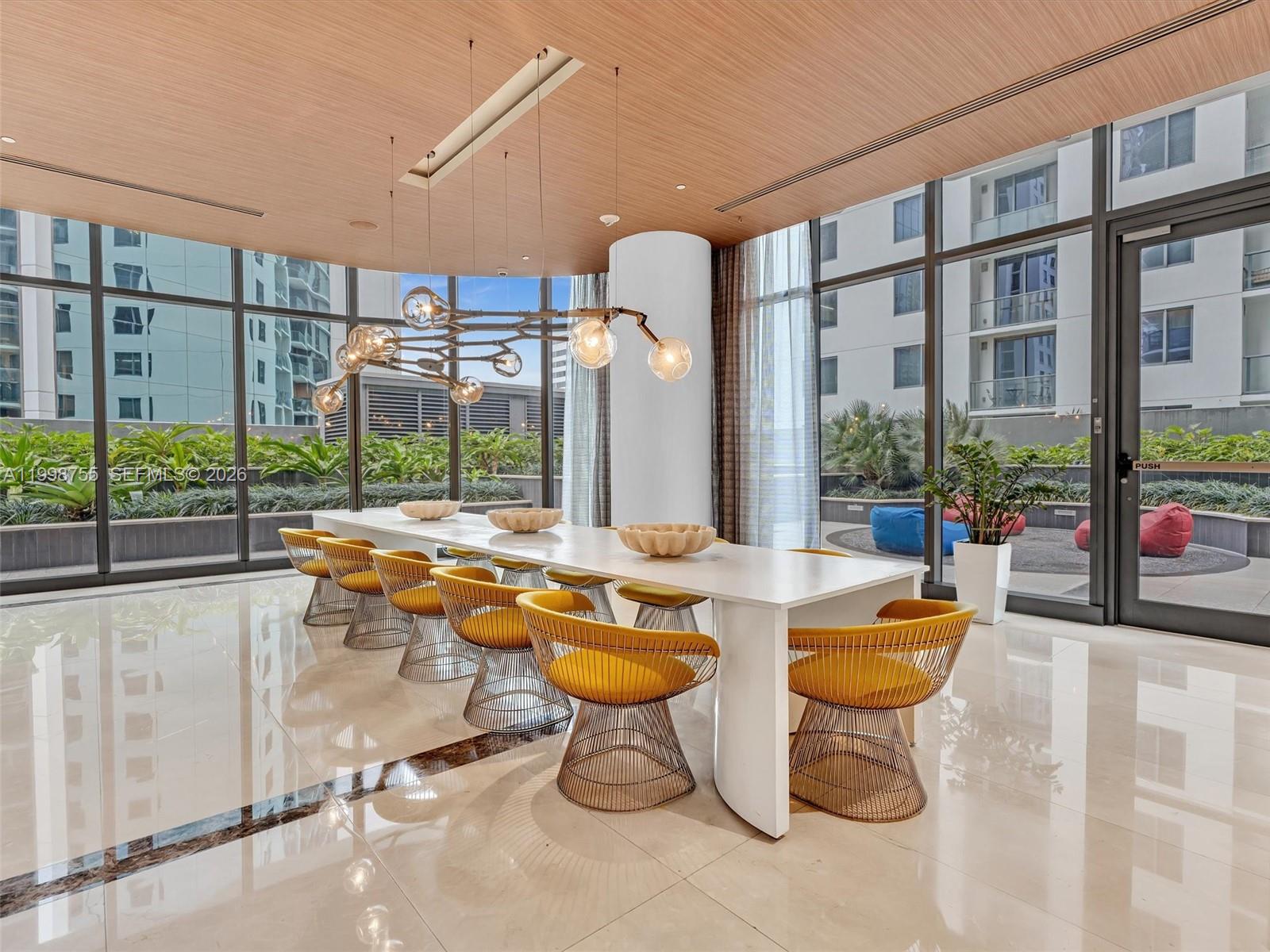 45 SW 9th St #3609, Miami FL 33130