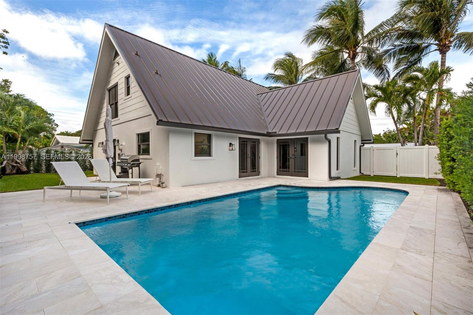 18 Hersey Dr, Ocean Ridge FL 33435