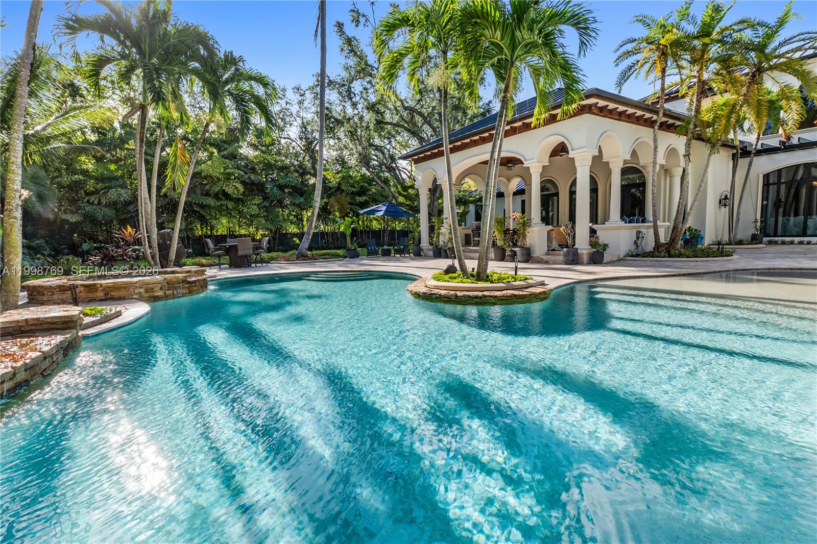 6350 SW 107th St, Pinecrest FL 33156