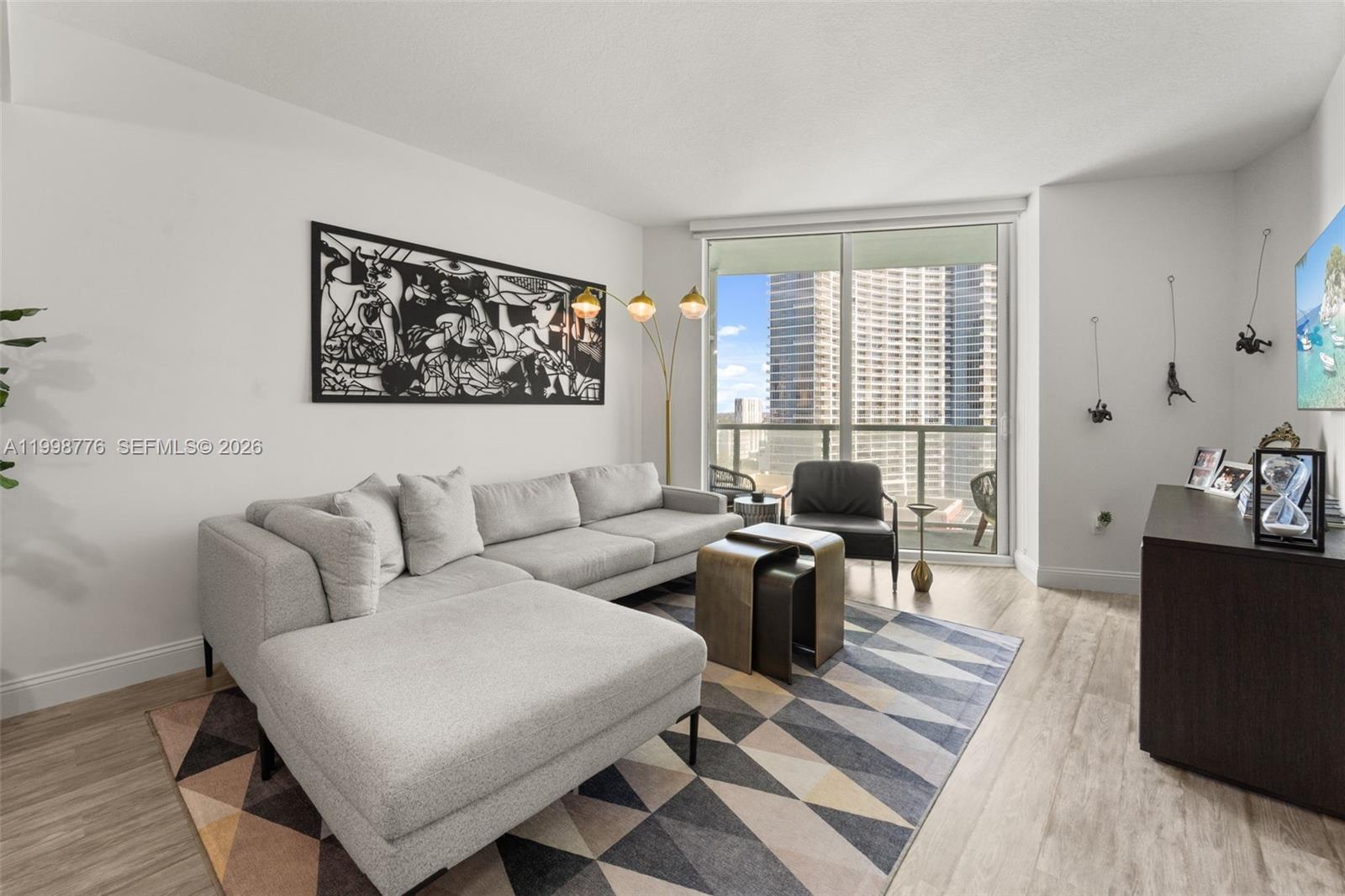 1900 N Bayshore Dr #2106, Miami FL 33132