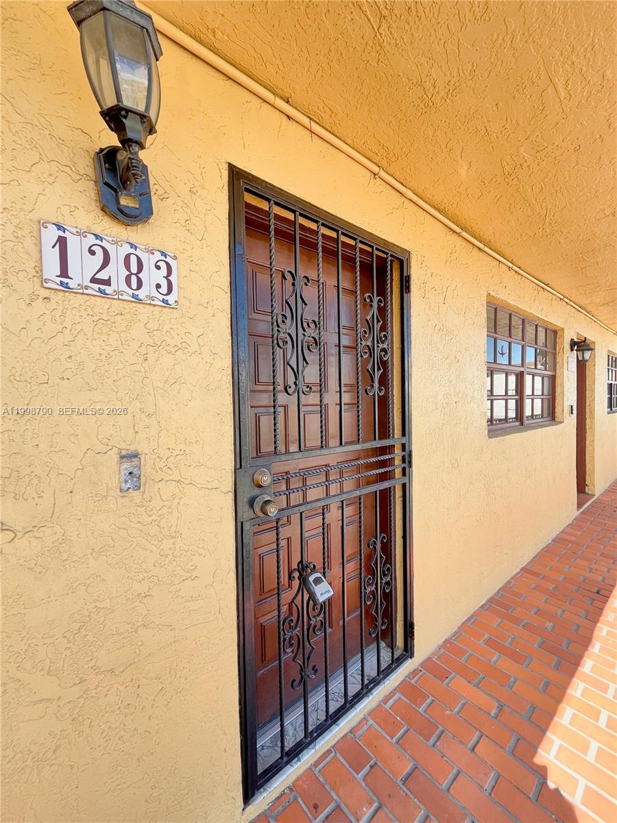 1283 W 51st Place #12, Hialeah FL 33012