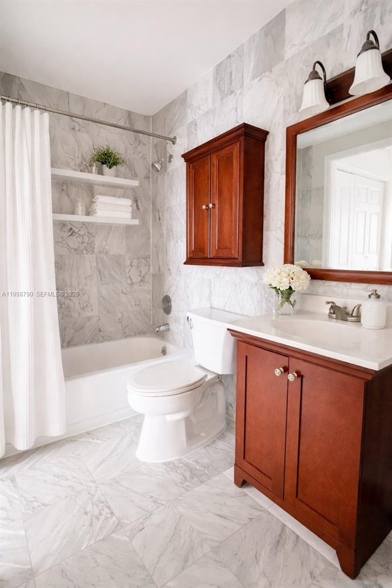 1283 W 51st Place #12, Hialeah FL 33012