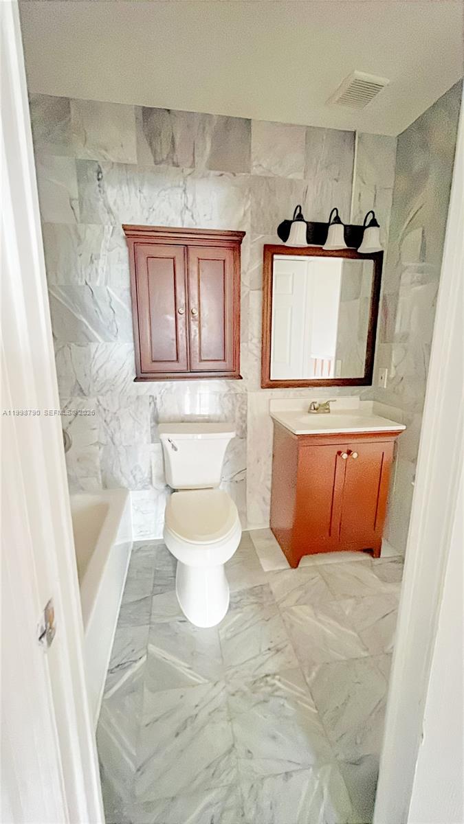 1283 W 51st Place #12, Hialeah FL 33012