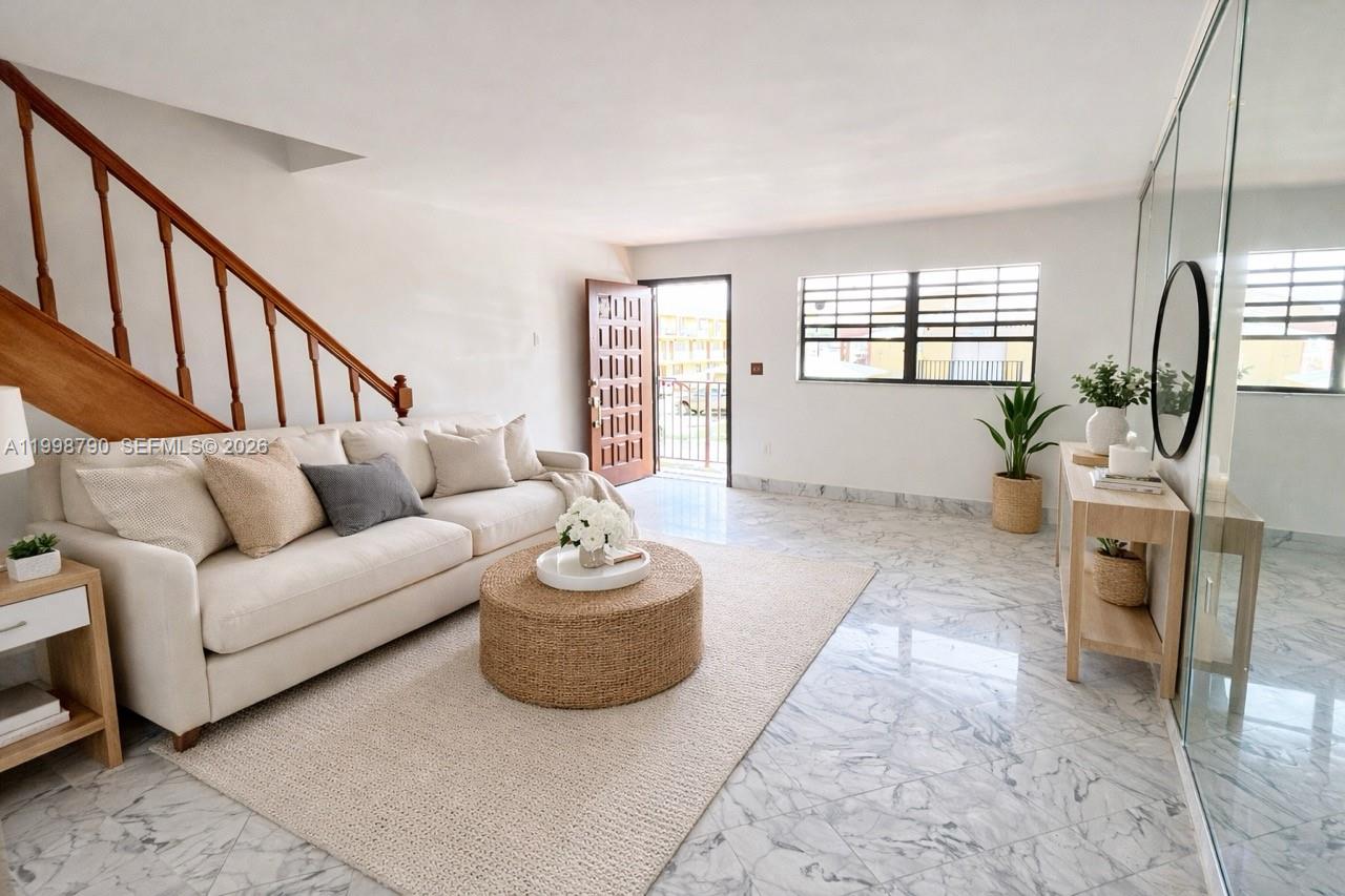 1283 W 51st Place #12, Hialeah FL 33012