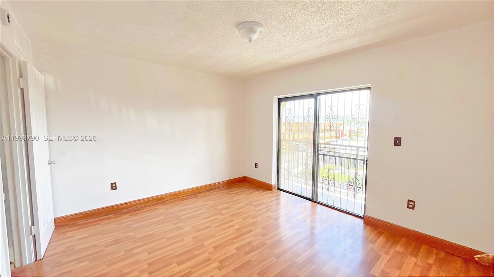1283 W 51st Place #12, Hialeah FL 33012