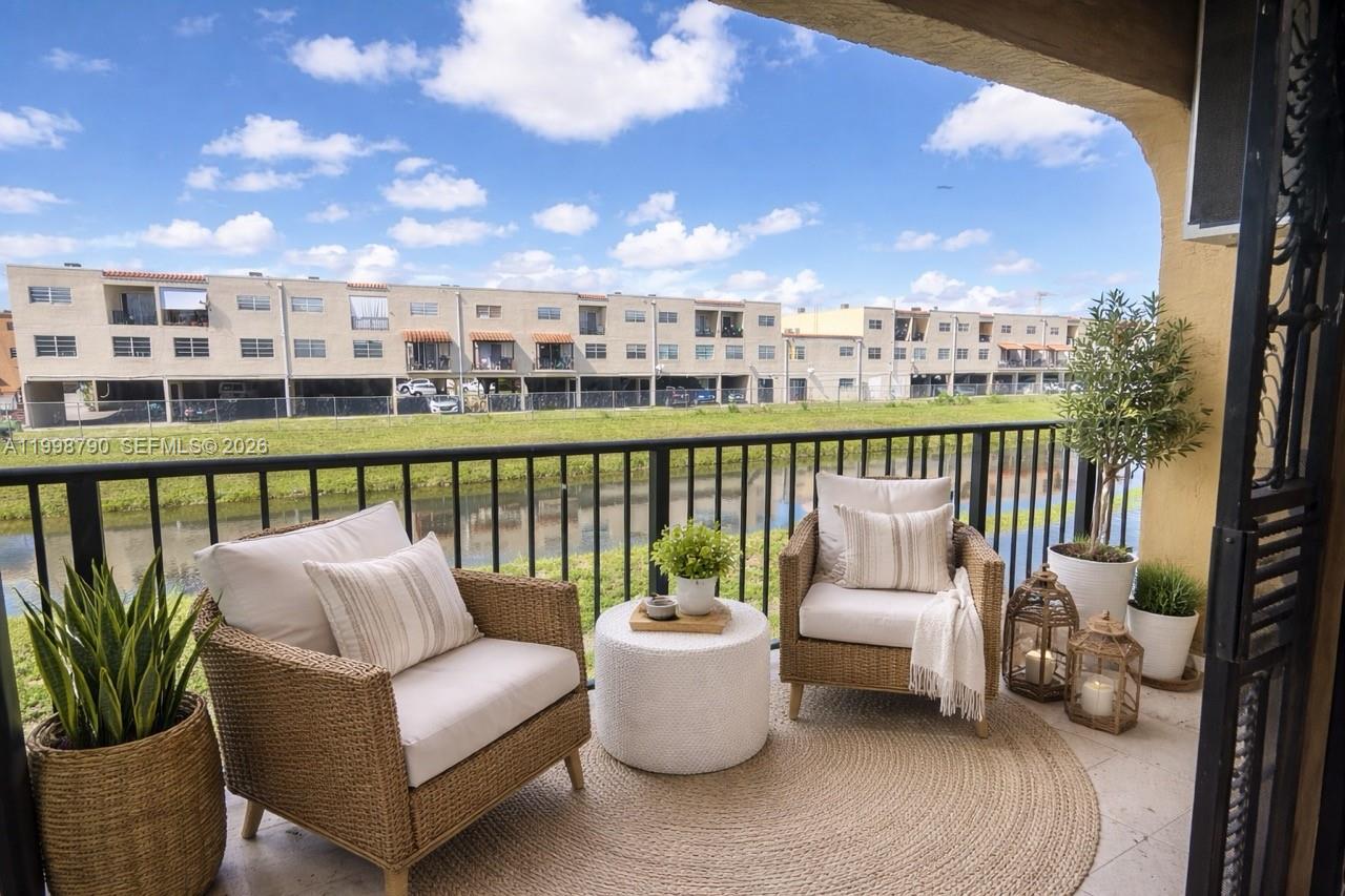 1283 W 51st Place #12, Hialeah FL 33012