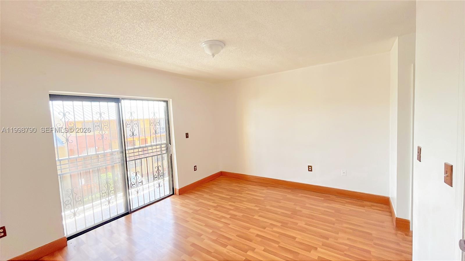 1283 W 51st Place #12, Hialeah FL 33012