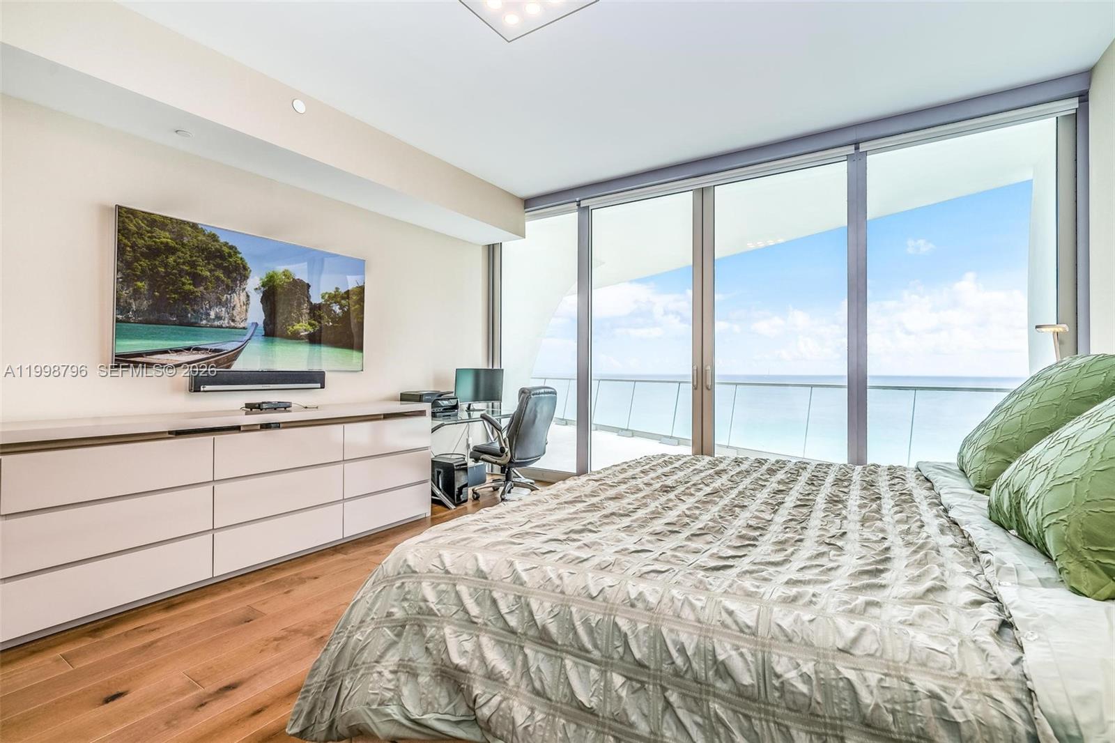 16901 Collins Ave #903, Sunny Isles Beach FL 33160