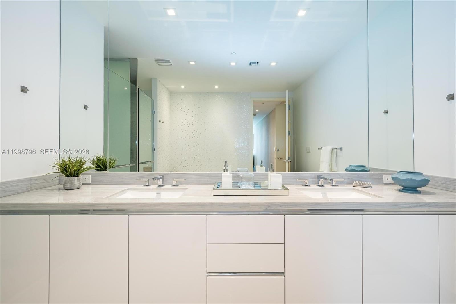 16901 Collins Ave #903, Sunny Isles Beach FL 33160