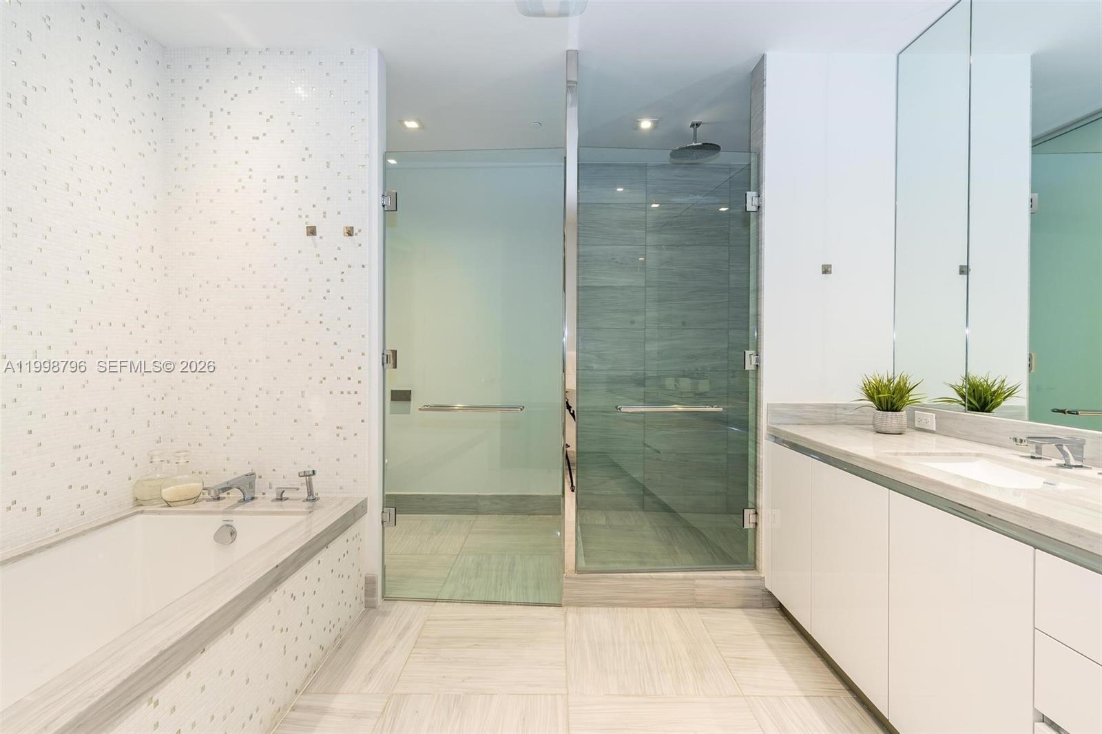 16901 Collins Ave #903, Sunny Isles Beach FL 33160