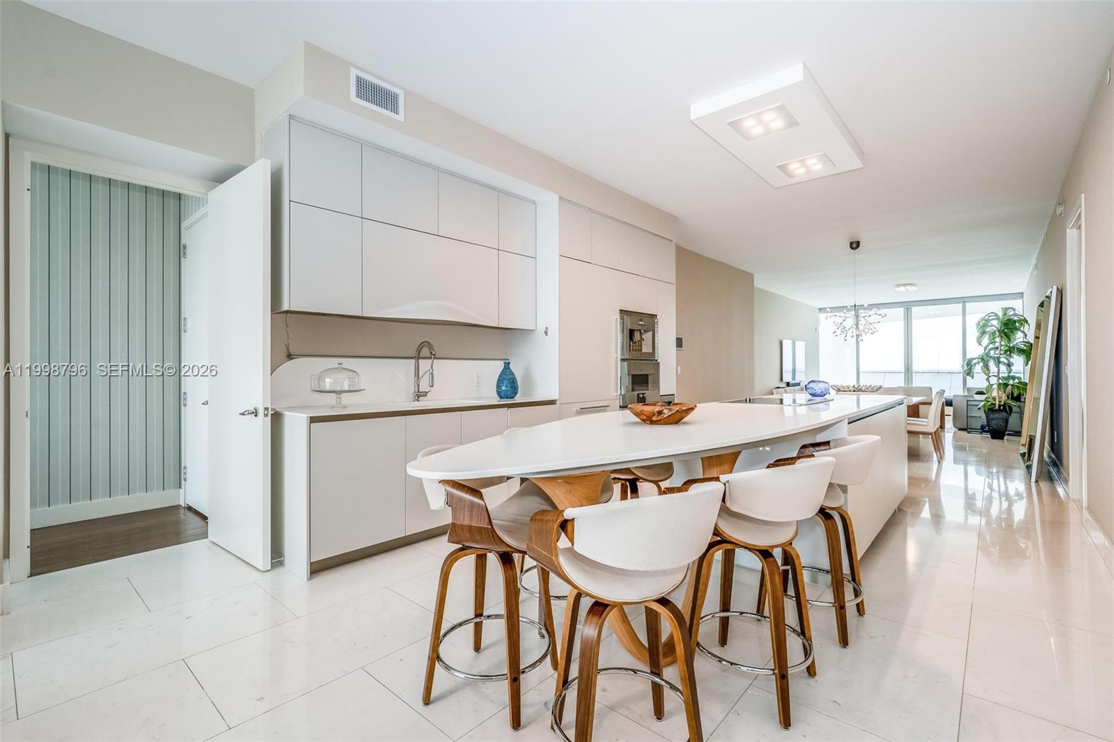 16901 Collins Ave #903, Sunny Isles Beach FL 33160
