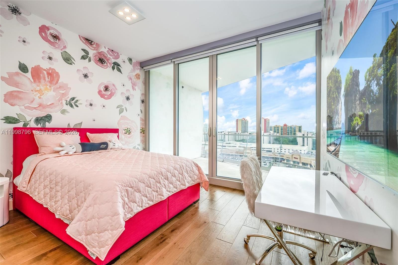 16901 Collins Ave #903, Sunny Isles Beach FL 33160