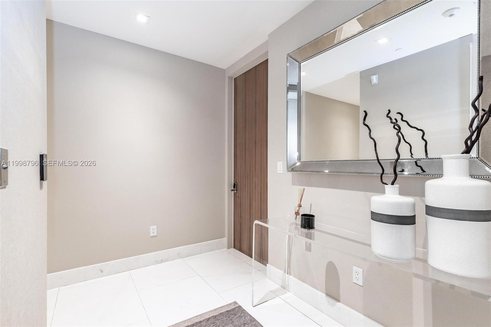 16901 Collins Ave #903, Sunny Isles Beach FL 33160