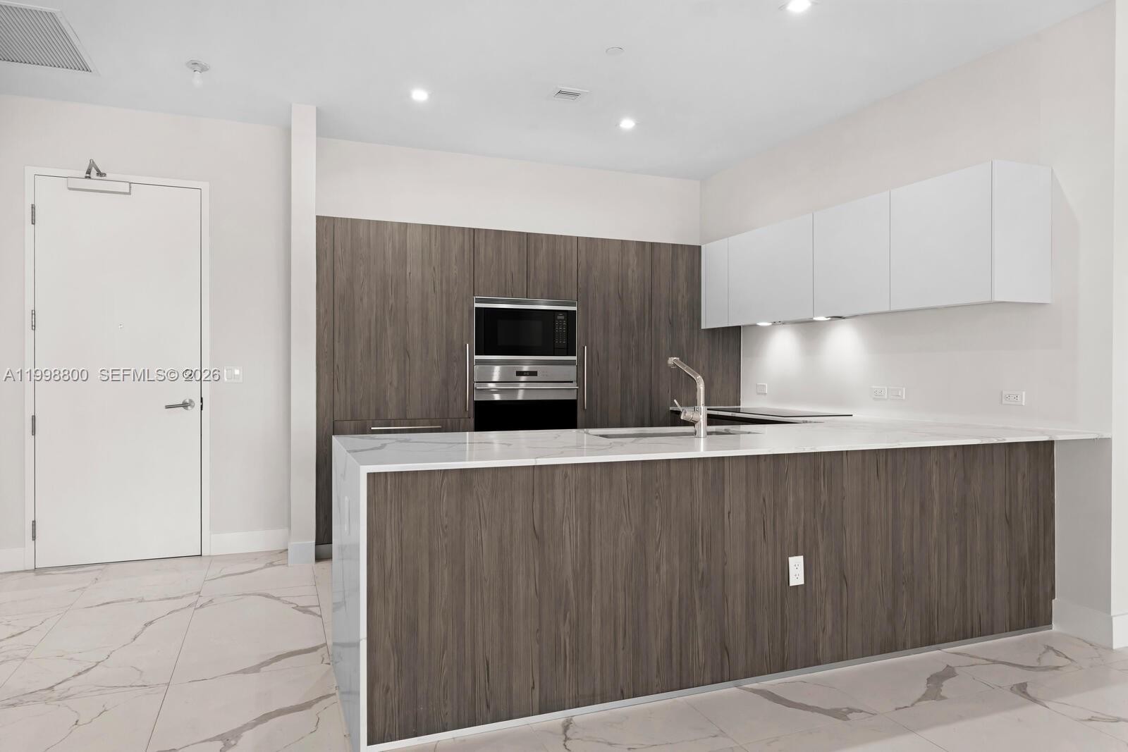 275 Giralda Ave #6E, Coral Gables FL 33134