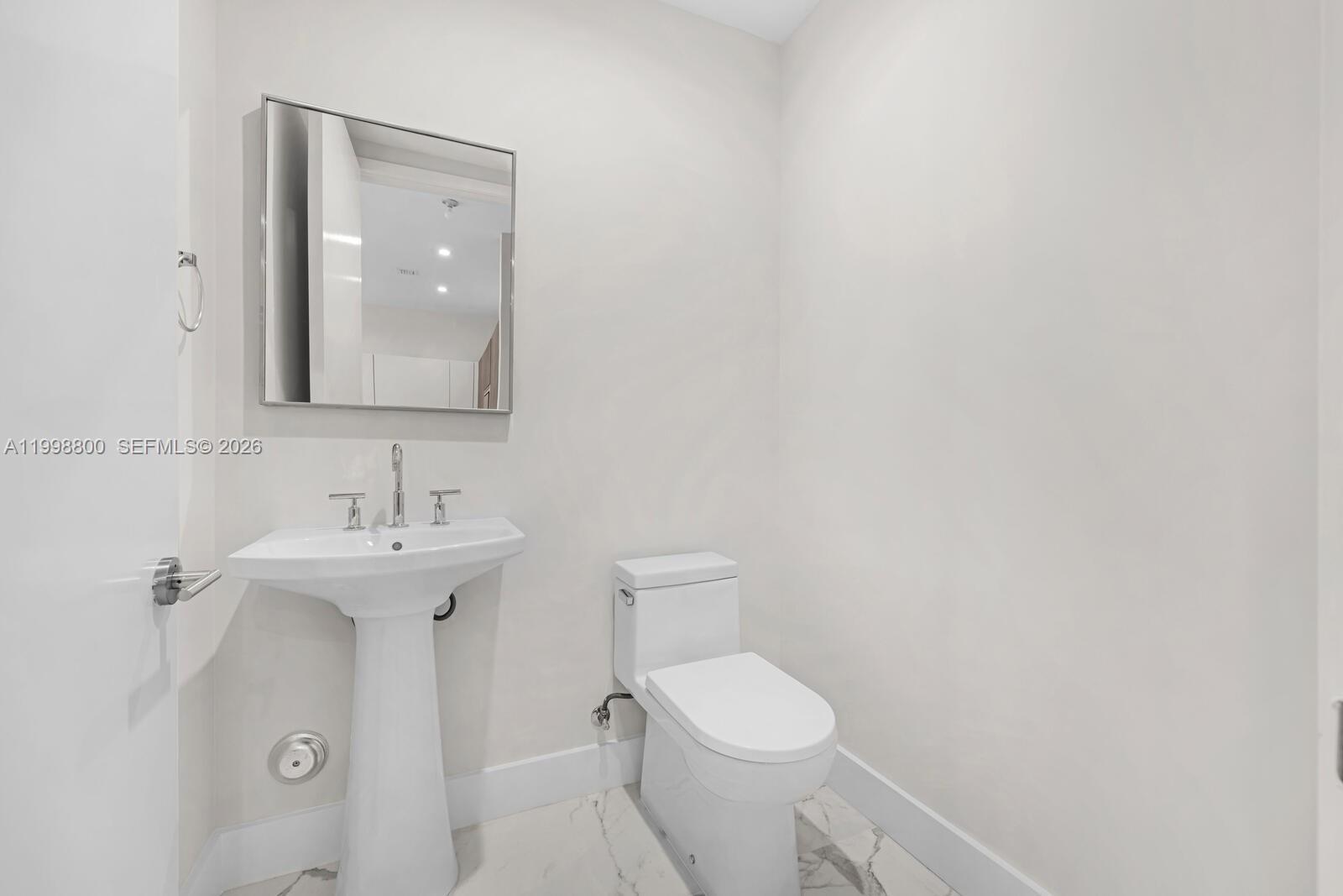 275 Giralda Ave #6E, Coral Gables FL 33134