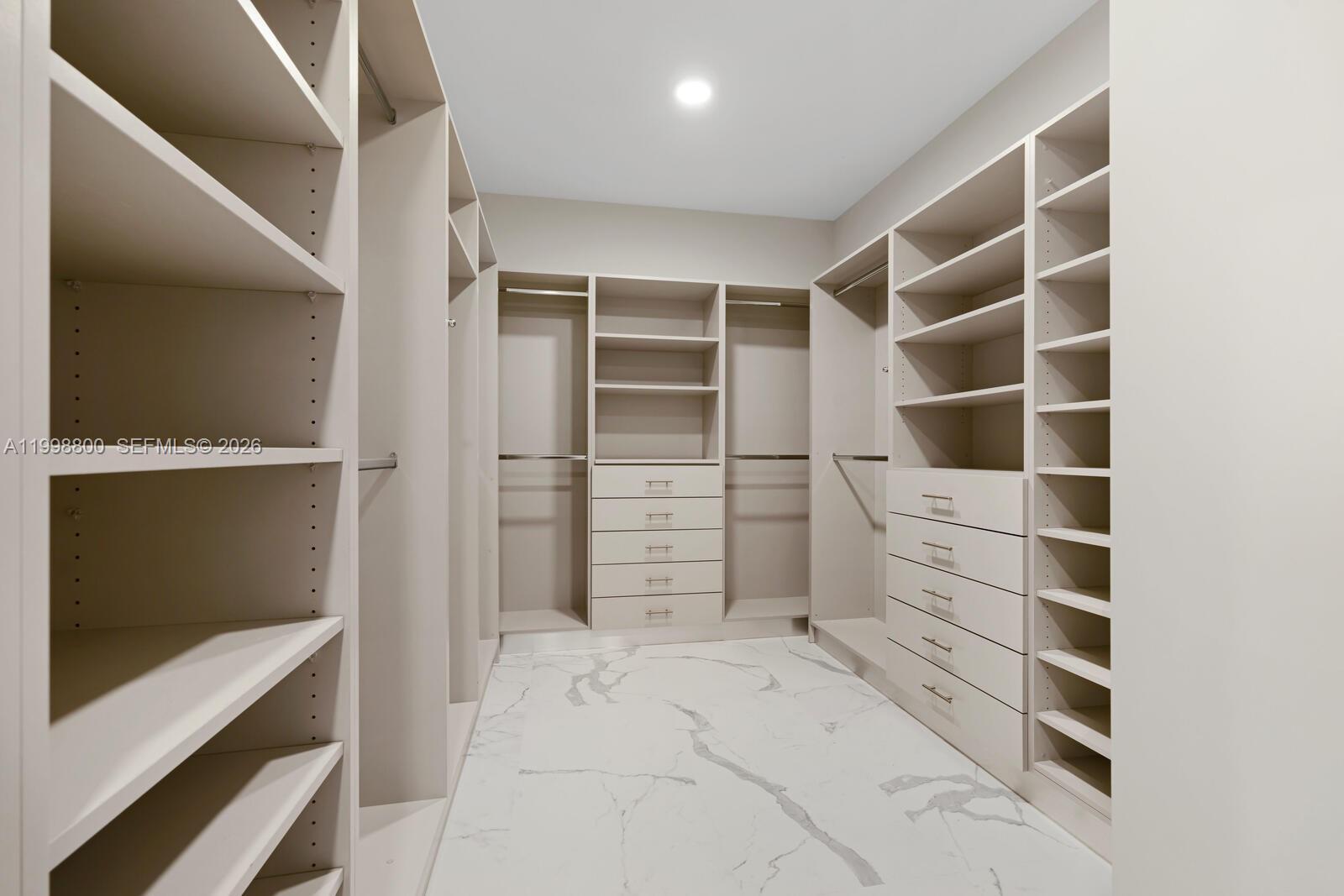 275 Giralda Ave #6E, Coral Gables FL 33134