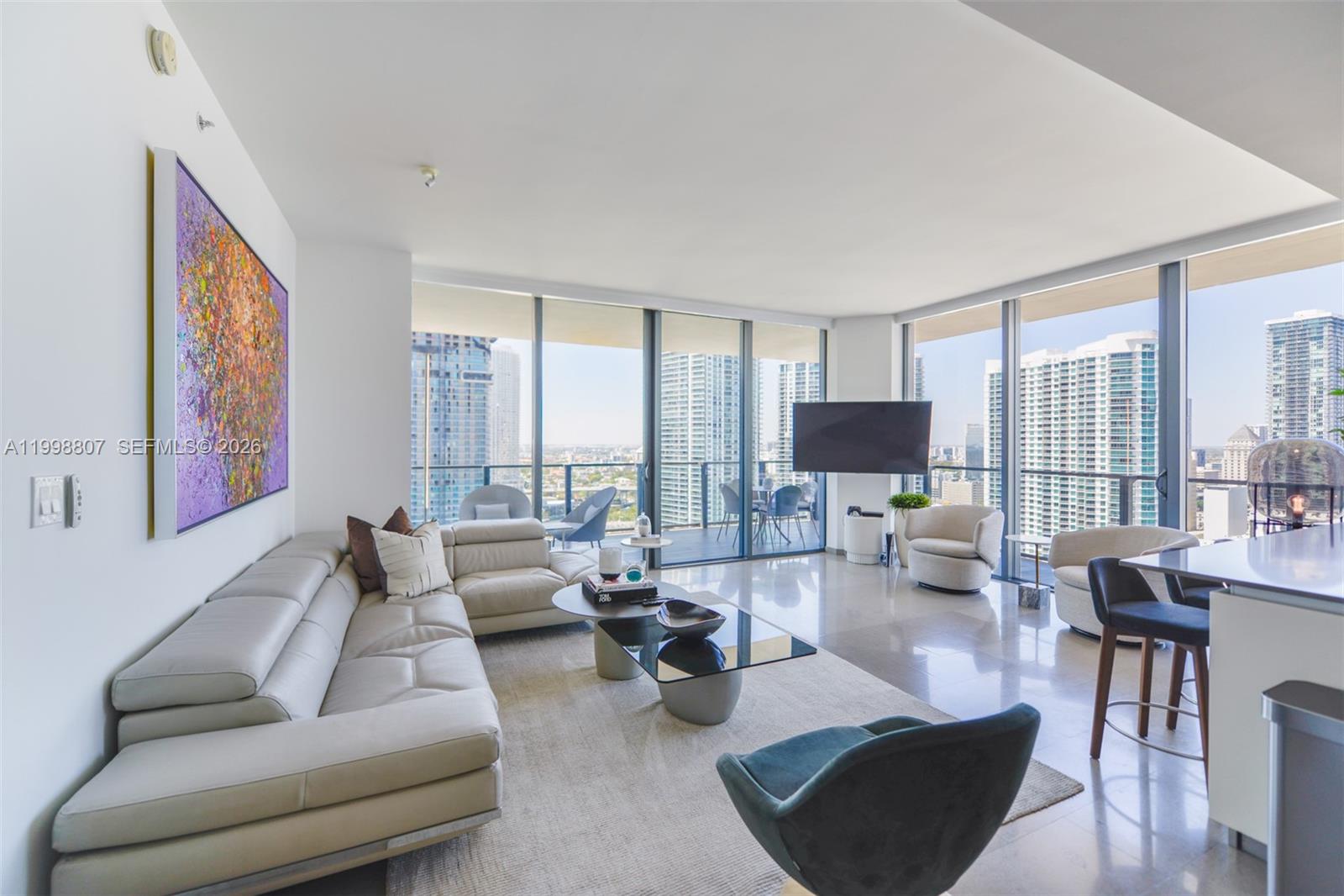 68 SE 6th St #2312, Miami FL 33131