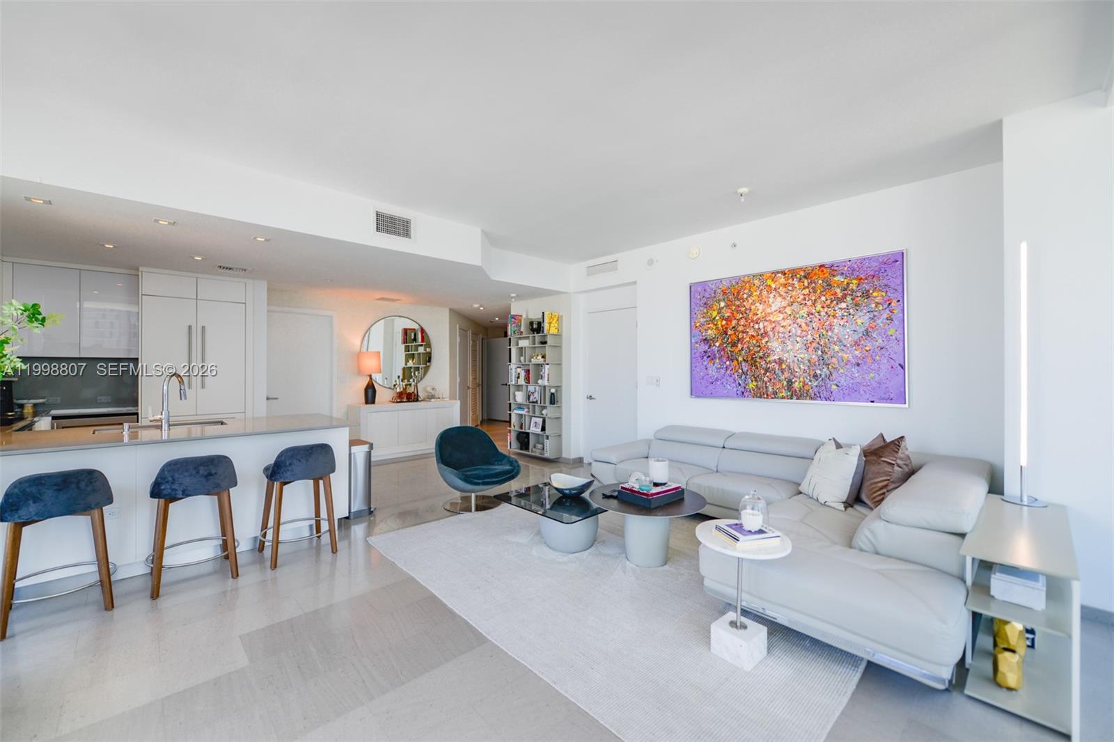 68 SE 6th St #2312, Miami FL 33131