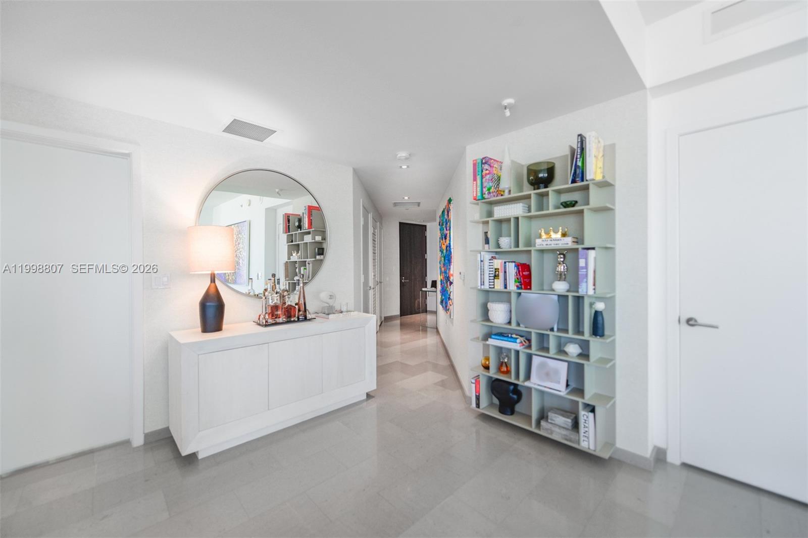 68 SE 6th St #2312, Miami FL 33131