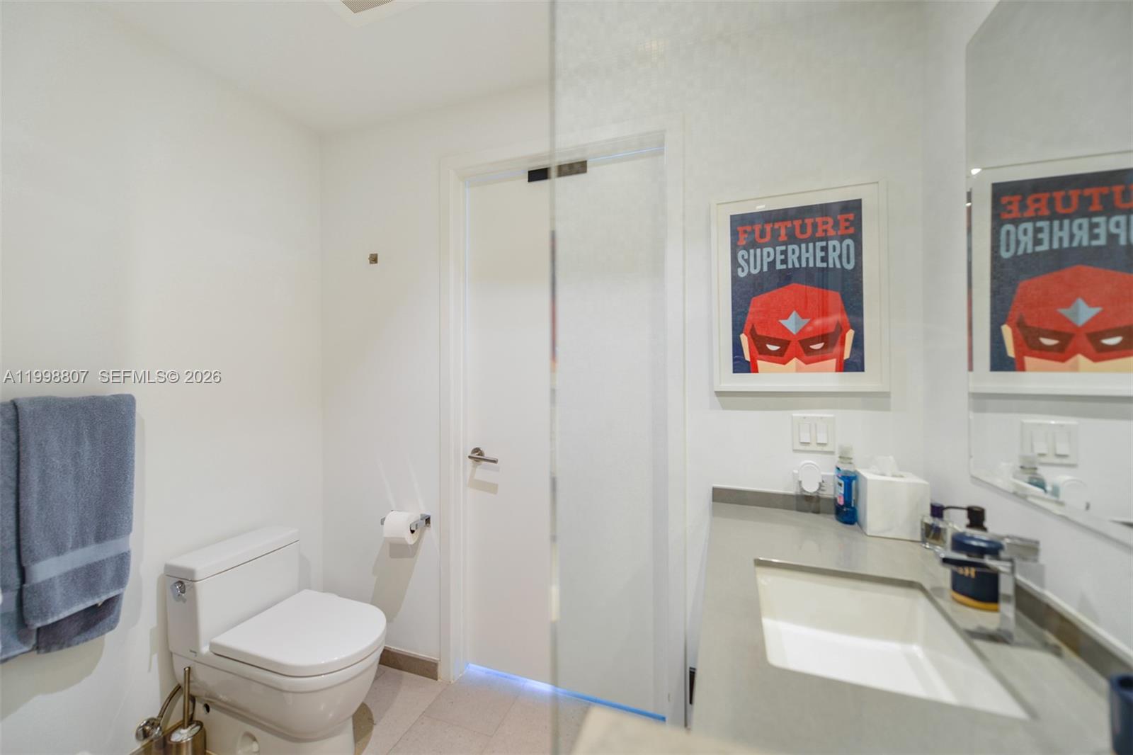 68 SE 6th St #2312, Miami FL 33131