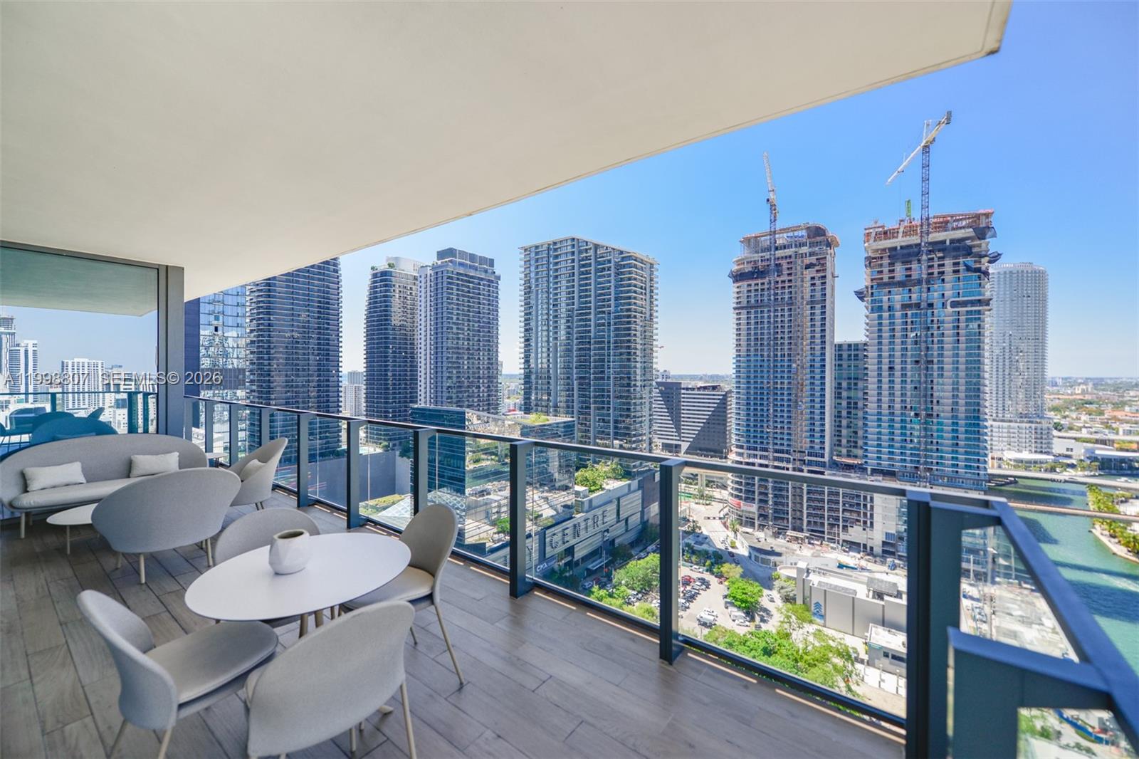 68 SE 6th St #2312, Miami FL 33131