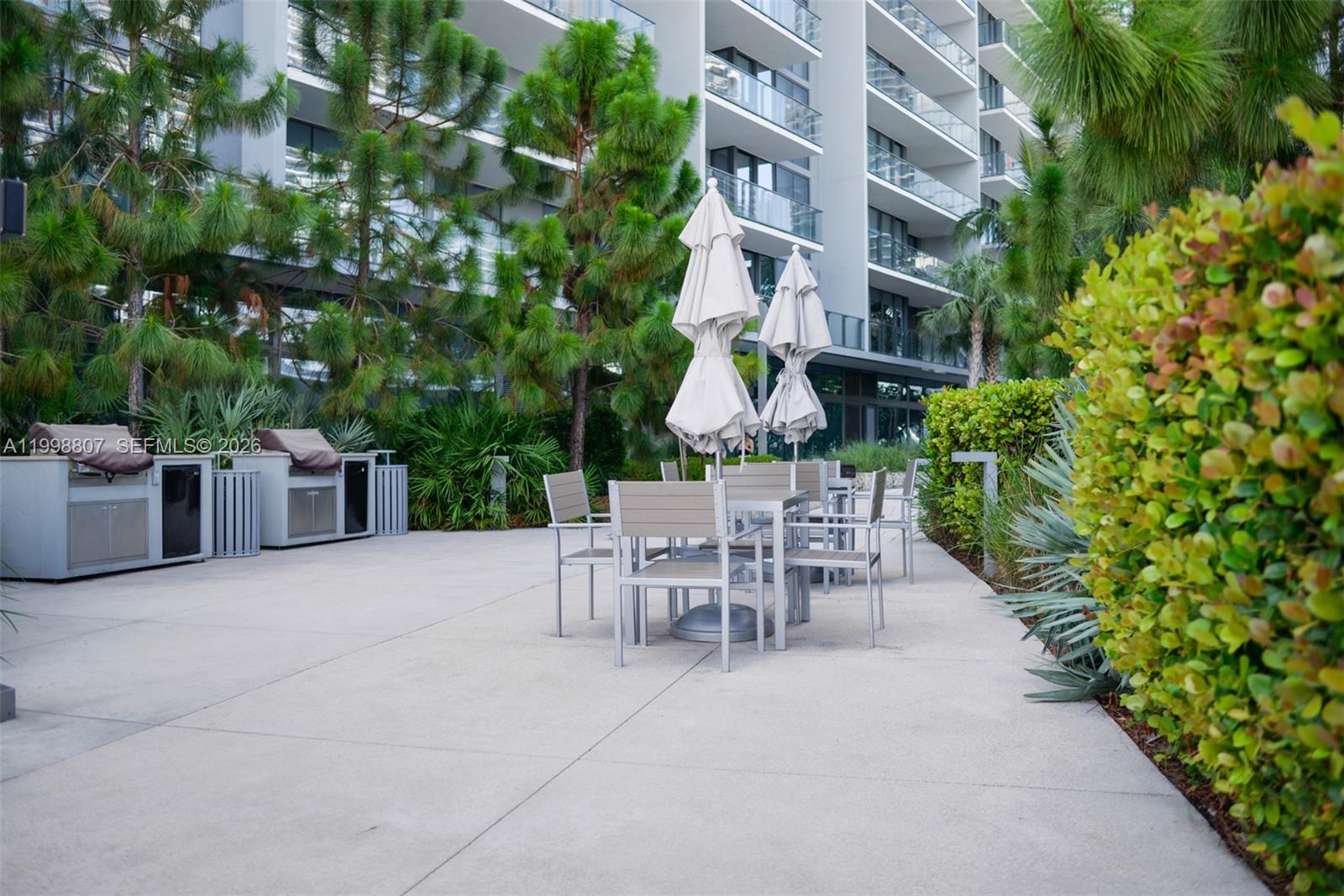 68 SE 6th St #2312, Miami FL 33131
