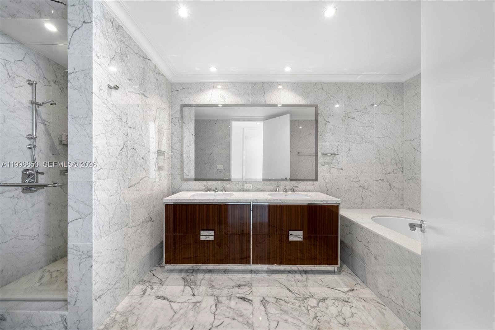 15701 Collins Ave #2005, Sunny Isles Beach FL 33160