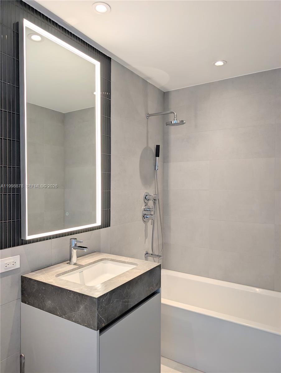 500 Alton Rd #3905, Miami Beach FL 33139