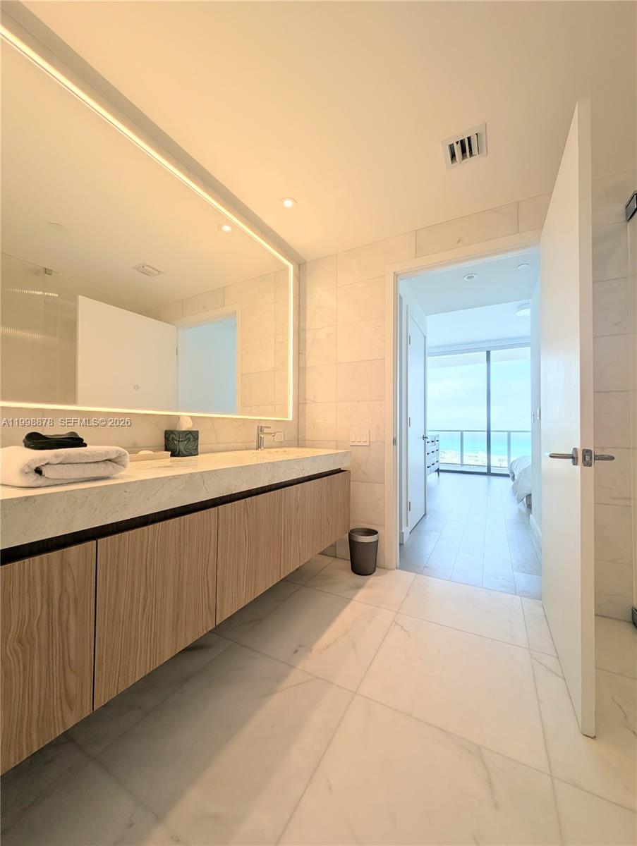 500 Alton Rd #3905, Miami Beach FL 33139