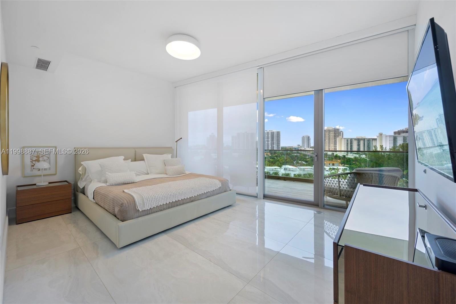 18975 Collins Ave #605, Sunny Isles Beach FL 33160
