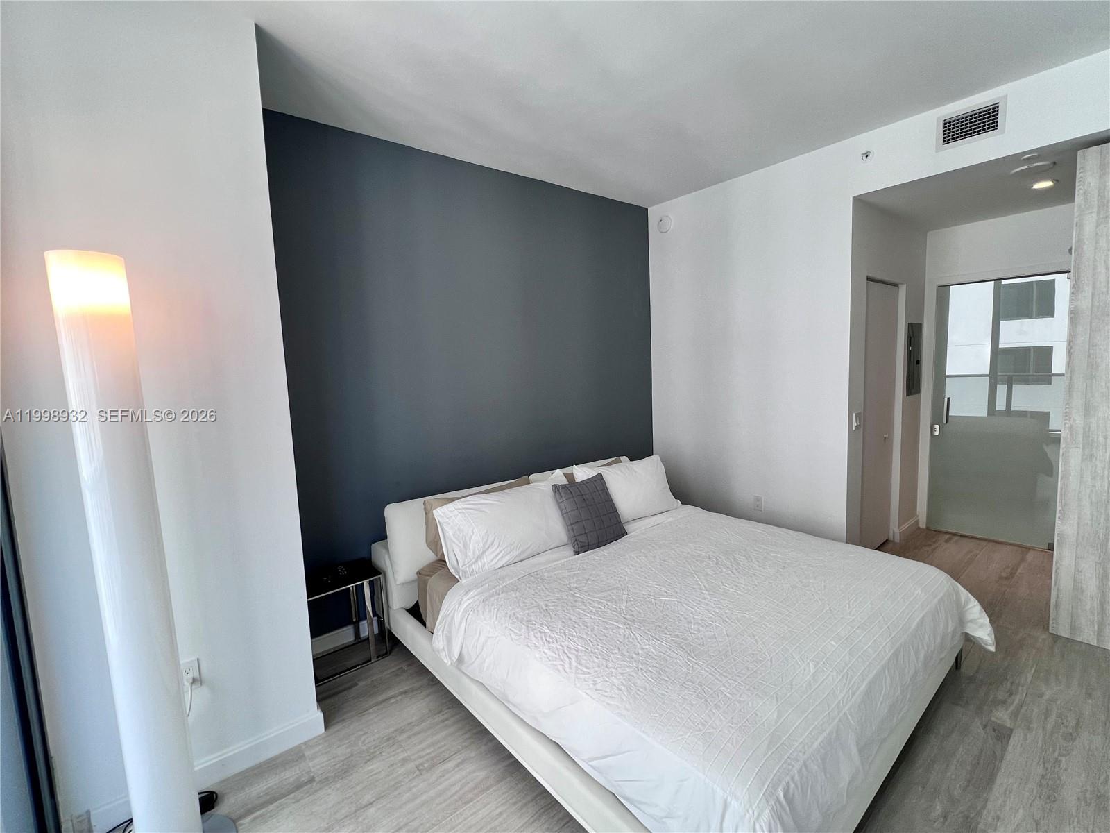 55 SW 9th St #4109, Miami FL 33130