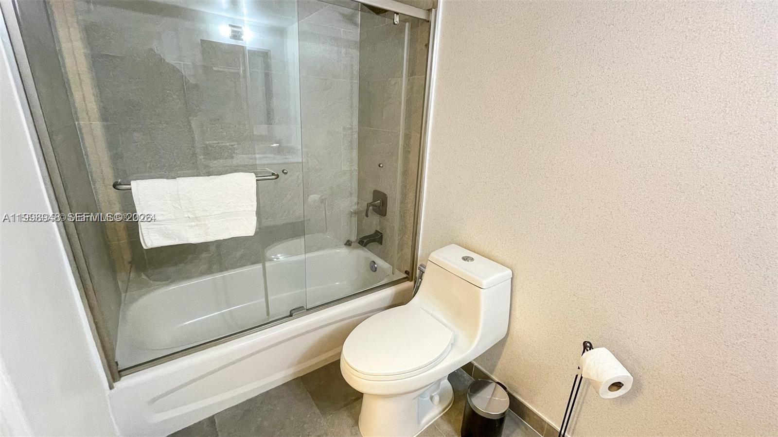 1200 Brickell Bay Dr #1702, Miami FL 33131