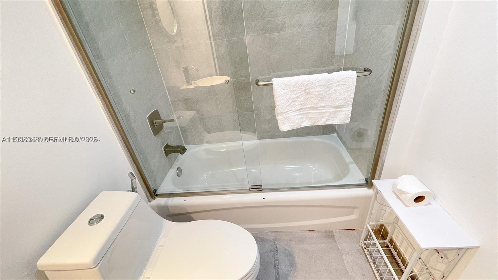 1200 Brickell Bay Dr #1702, Miami FL 33131
