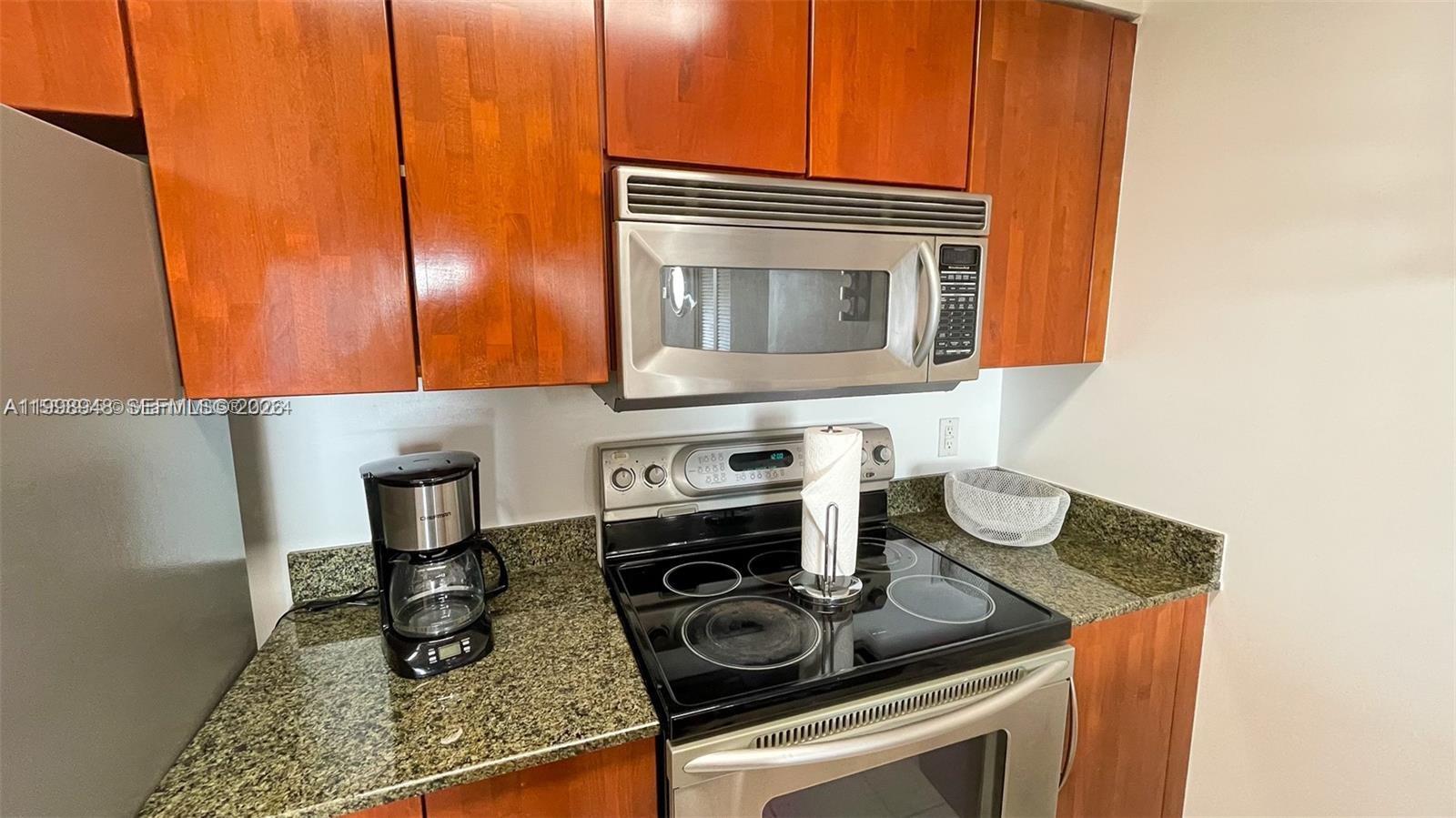 1200 Brickell Bay Dr #1702, Miami FL 33131