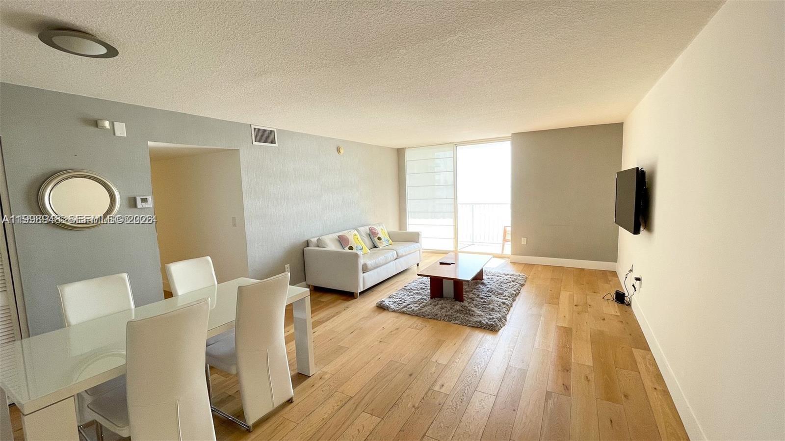 1200 Brickell Bay Dr #1702, Miami FL 33131
