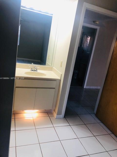 2212 W 74th St #101-28, Hialeah FL 33016