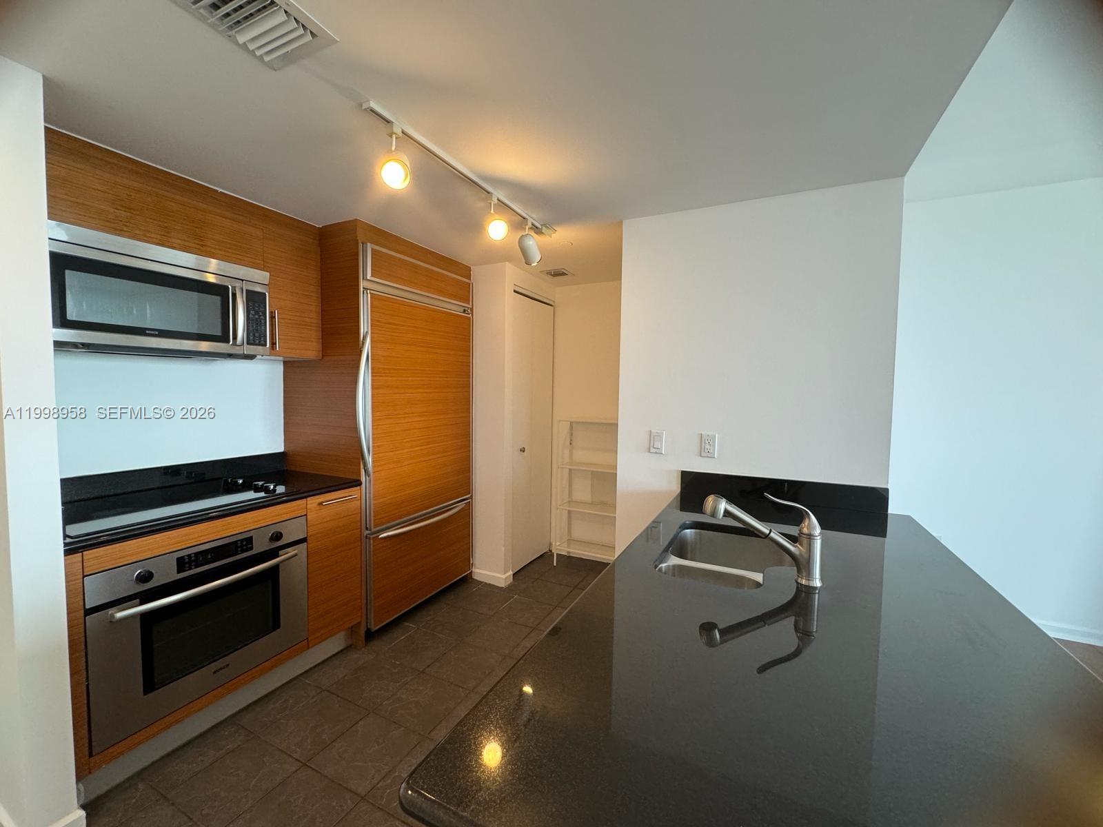 50 BISCAYNE Blvd #3807, Miami FL 33132