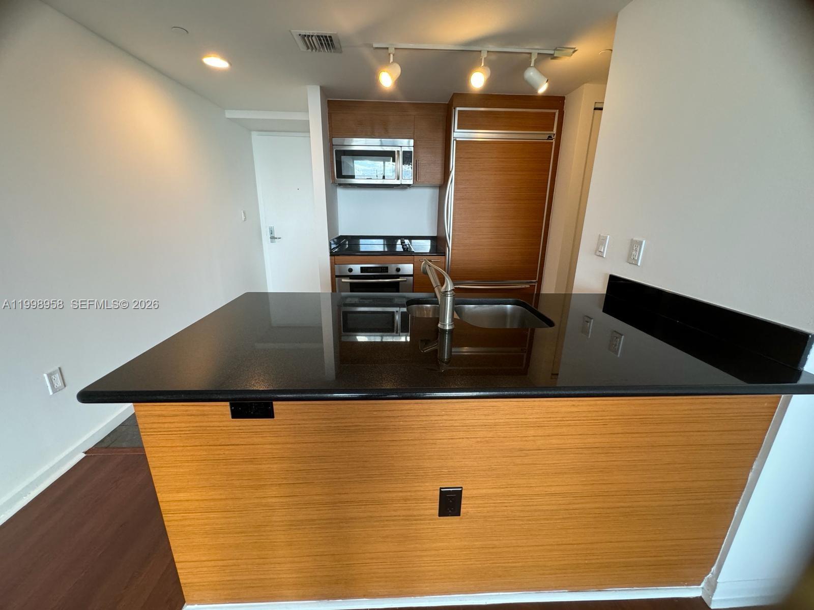 50 BISCAYNE Blvd #3807, Miami FL 33132