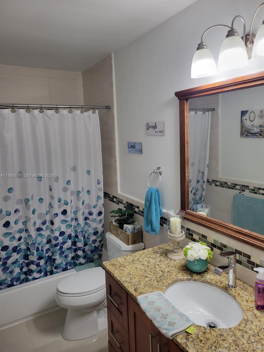 8245 SW 43rd St, Miami FL 33155