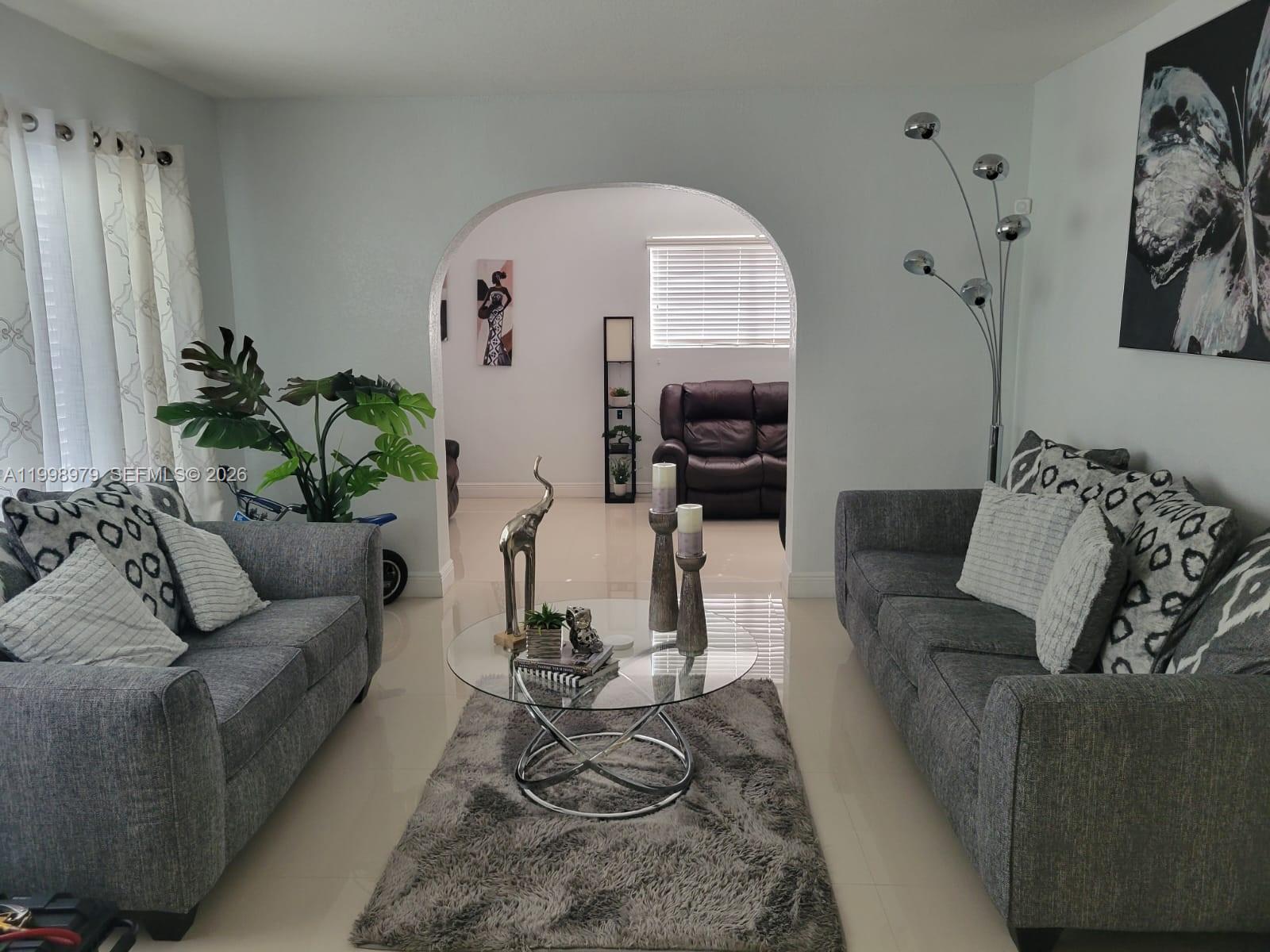 8245 SW 43rd St, Miami FL 33155