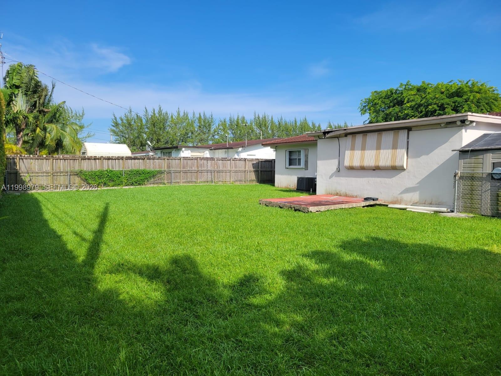 8245 SW 43rd St, Miami FL 33155