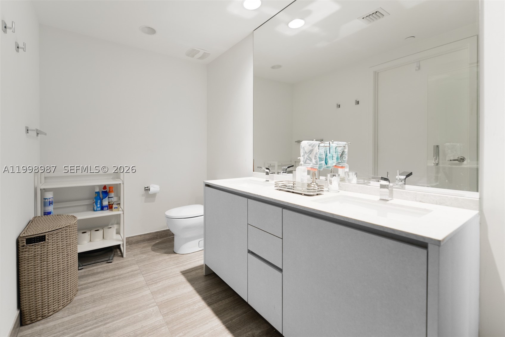 1010 Brickell Ave #2906, Miami FL 33131