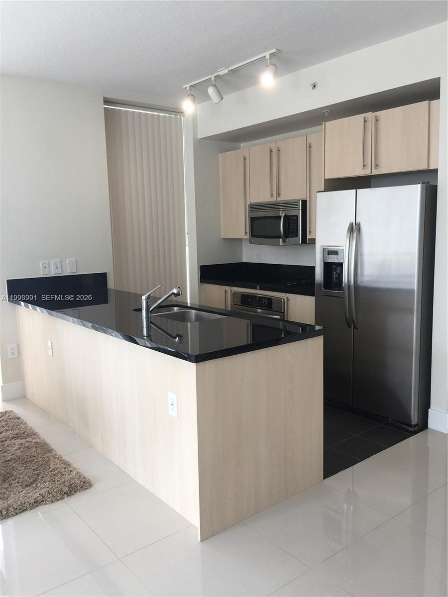 79 SW 12th St #1406-S, Miami FL 33130